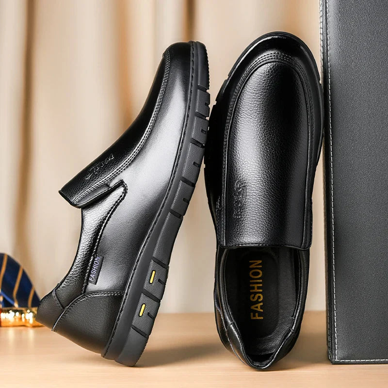 Zapatos de vestir sin cordones de cuero genuino